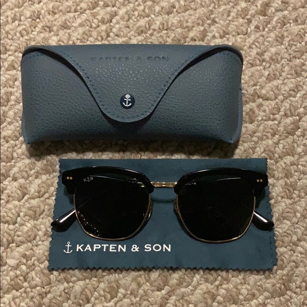 Kapten & Son sunglasses.